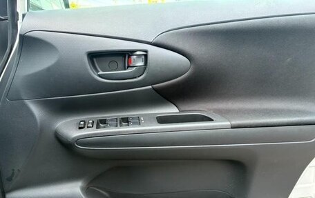 Toyota Wish II, 2017 год, 1 390 000 рублей, 32 фотография