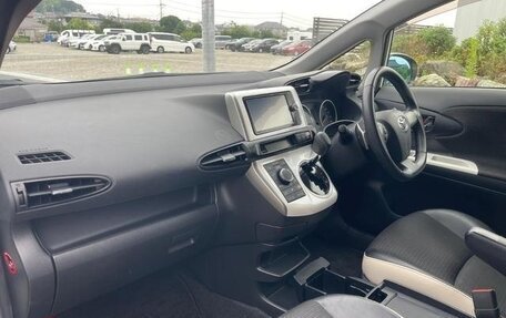 Toyota Wish II, 2013 год, 1 210 000 рублей, 14 фотография