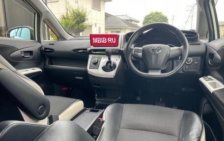 Toyota Wish II, 2013 год, 1 210 000 рублей, 20 фотография