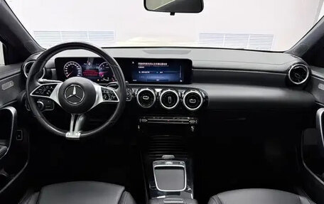 Mercedes-Benz A-Класс, 2023 год, 1 740 000 рублей, 12 фотография