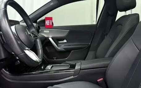 Mercedes-Benz A-Класс, 2023 год, 1 740 000 рублей, 10 фотография