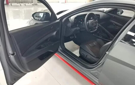 Hyundai Elantra, 2024 год, 1 650 000 рублей, 11 фотография