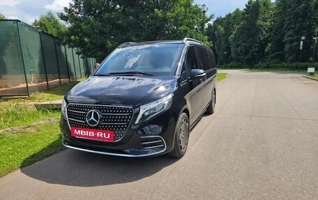 Mercedes-Benz V-Класс, 2022 год, 6 700 000 рублей, 4 фотография