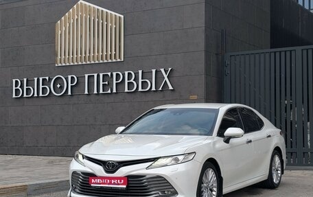 Toyota Camry, 2019 год, 2 890 000 рублей, 1 фотография