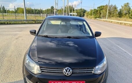 Volkswagen Polo VI (EU Market), 2011 год, 735 000 рублей, 2 фотография