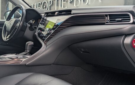 Toyota Camry, 2019 год, 2 890 000 рублей, 20 фотография