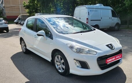 Peugeot 308 II, 2011 год, 535 000 рублей, 2 фотография