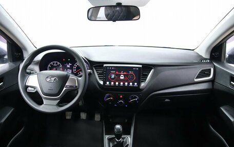 Hyundai Solaris II рестайлинг, 2017 год, 970 000 рублей, 12 фотография