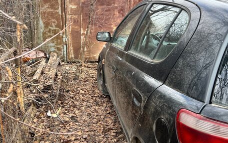 Toyota Yaris I рестайлинг, 2000 год, 120 000 рублей, 4 фотография