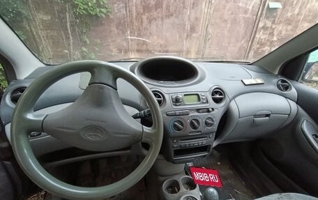 Toyota Yaris I рестайлинг, 2000 год, 120 000 рублей, 6 фотография