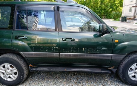 Toyota Land Cruiser 100 рестайлинг 2, 1998 год, 1 500 000 рублей, 10 фотография