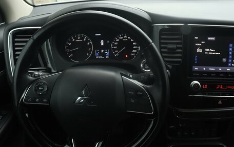 Mitsubishi Outlander III рестайлинг 3, 2022 год, 2 699 000 рублей, 12 фотография