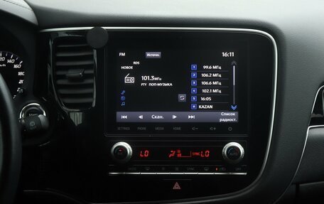 Mitsubishi Outlander III рестайлинг 3, 2022 год, 2 699 000 рублей, 10 фотография
