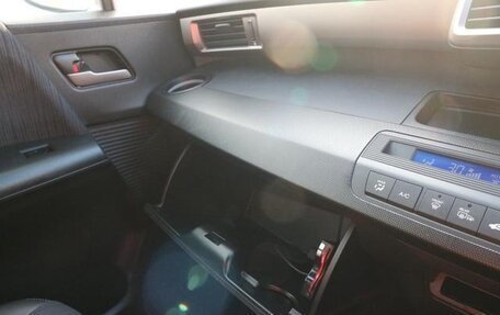 Honda Freed I, 2016 год, 910 000 рублей, 17 фотография