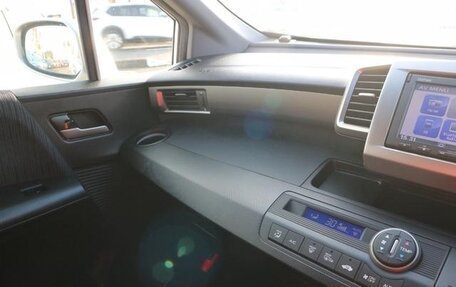 Honda Freed I, 2016 год, 910 000 рублей, 18 фотография
