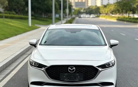 Mazda 3, 2022 год, 1 500 000 рублей, 2 фотография
