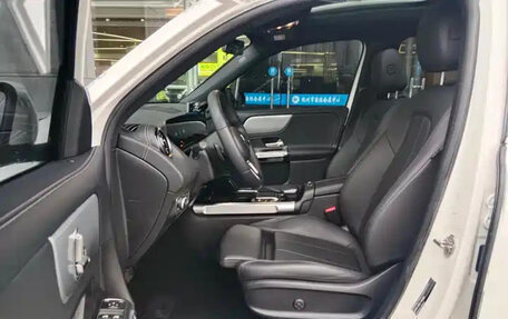 Mercedes-Benz GLB, 2020 год, 2 129 222 рублей, 9 фотография