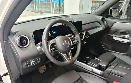 Mercedes-Benz GLB, 2020 год, 2 129 222 рублей, 10 фотография