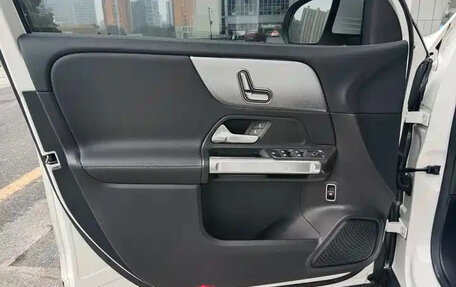 Mercedes-Benz GLB, 2020 год, 2 129 222 рублей, 13 фотография