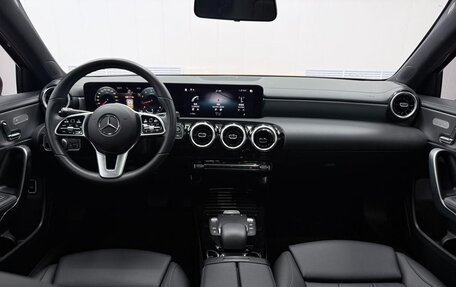 Mercedes-Benz A-Класс, 2022 год, 1 750 000 рублей, 7 фотография