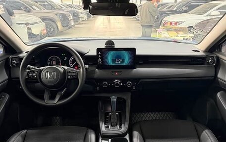 Honda Vezel, 2024 год, 2 320 000 рублей, 3 фотография