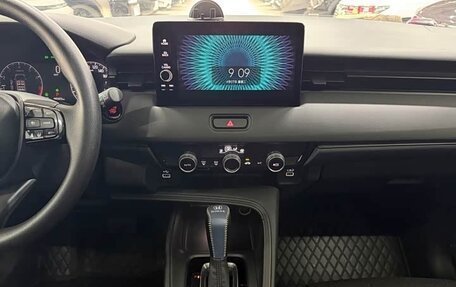 Honda Vezel, 2024 год, 2 320 000 рублей, 14 фотография