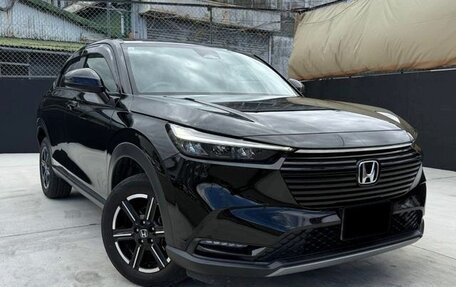 Honda Vezel, 2024 год, 1 869 000 рублей, 2 фотография