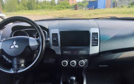 Mitsubishi Outlander III рестайлинг 3, 2007 год, 960 000 рублей, 6 фотография