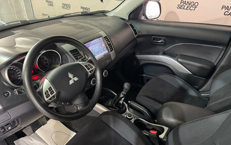Mitsubishi Outlander III рестайлинг 3, 2008 год, 800 000 рублей, 7 фотография