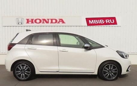 Honda Fit, 2021 год, 850 000 рублей, 4 фотография