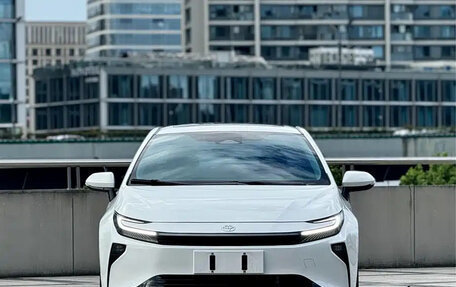 Toyota Corolla, 2026 год, 1 820 000 рублей, 2 фотография