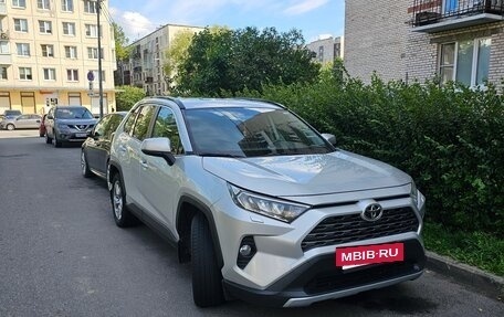 Toyota RAV4, 2021 год, 3 160 000 рублей, 3 фотография