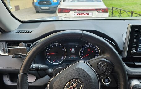 Toyota RAV4, 2021 год, 3 160 000 рублей, 9 фотография