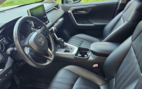 Toyota RAV4, 2021 год, 3 160 000 рублей, 12 фотография