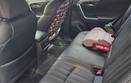 Toyota RAV4, 2021 год, 3 160 000 рублей, 5 фотография