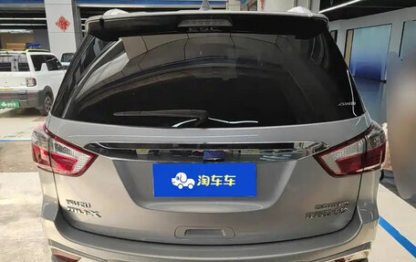 Isuzu MU-X, 2022 год, 3 650 000 рублей, 5 фотография