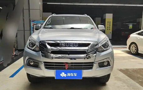 Isuzu MU-X, 2022 год, 3 650 000 рублей, 2 фотография