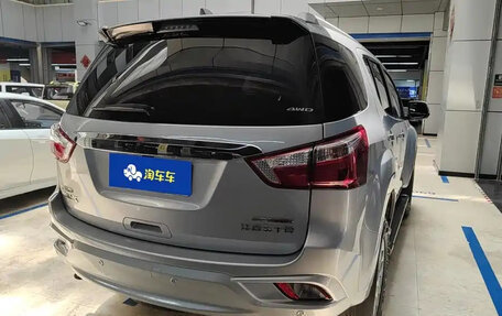 Isuzu MU-X, 2022 год, 3 650 000 рублей, 4 фотография