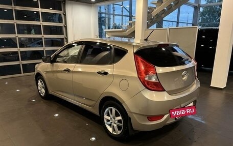 Hyundai Solaris II рестайлинг, 2011 год, 580 000 рублей, 5 фотография