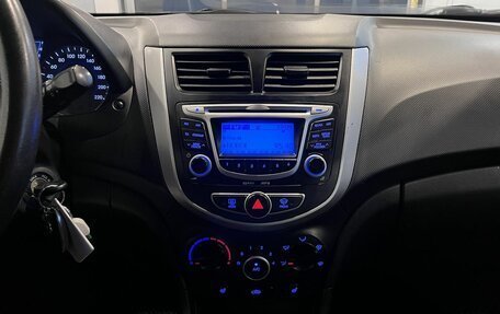 Hyundai Solaris II рестайлинг, 2011 год, 580 000 рублей, 13 фотография