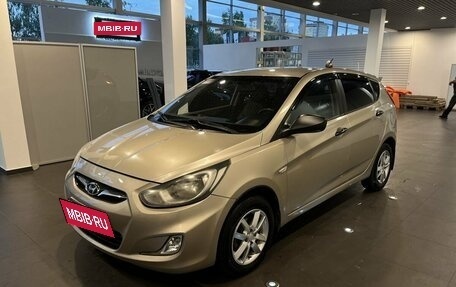 Hyundai Solaris II рестайлинг, 2011 год, 580 000 рублей, 7 фотография