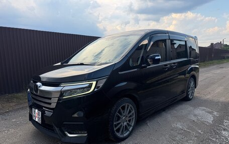 Honda Stepwgn IV, 2017 год, 1 850 000 рублей, 5 фотография