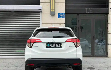 Honda Vezel, 2022 год, 1 300 000 рублей, 5 фотография