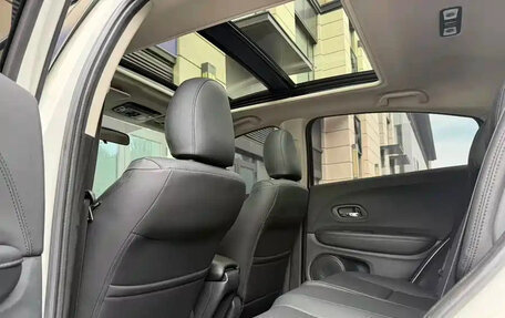 Honda Vezel, 2022 год, 1 300 000 рублей, 9 фотография
