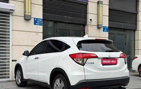 Honda Vezel, 2022 год, 1 300 000 рублей, 6 фотография