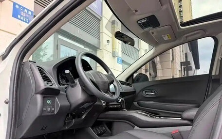 Honda Vezel, 2022 год, 1 300 000 рублей, 7 фотография