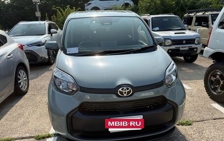 Toyota Sienta, 2023 год, 980 000 рублей, 4 фотография