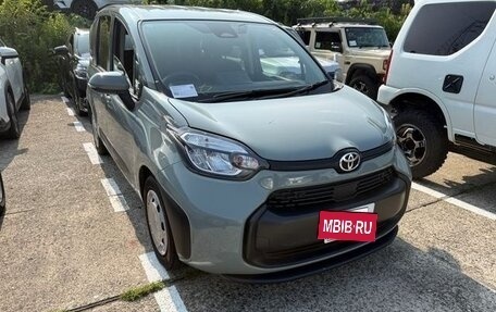 Toyota Sienta, 2023 год, 980 000 рублей, 3 фотография