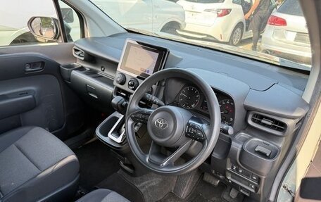 Toyota Sienta, 2023 год, 980 000 рублей, 16 фотография