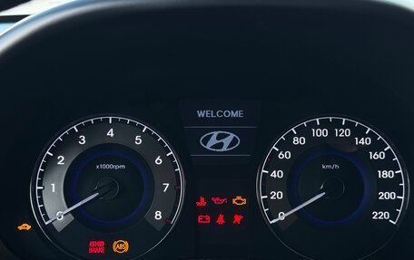 Hyundai Solaris II рестайлинг, 2012 год, 770 000 рублей, 23 фотография